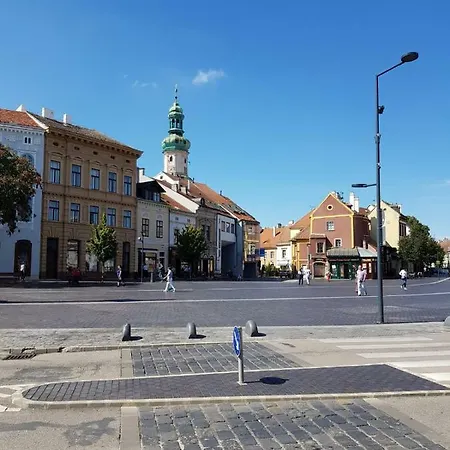 Előkapu *